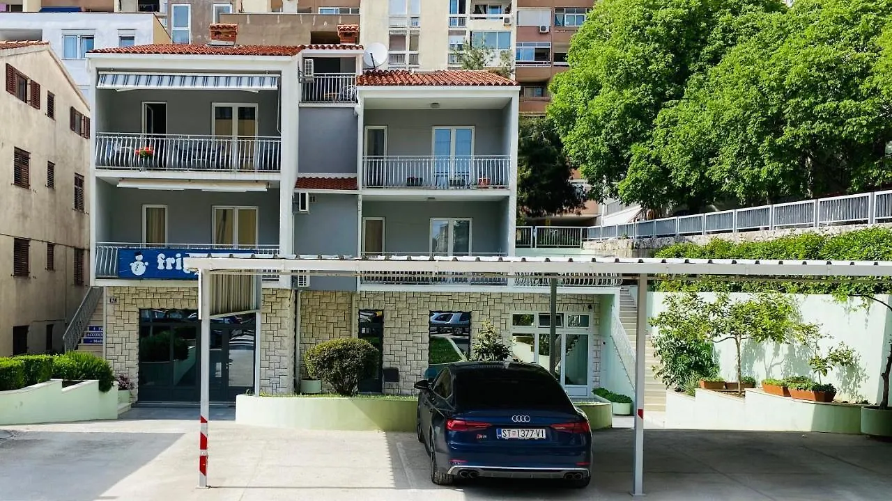 Apartmens And Rooms Madunic V Split Guest house