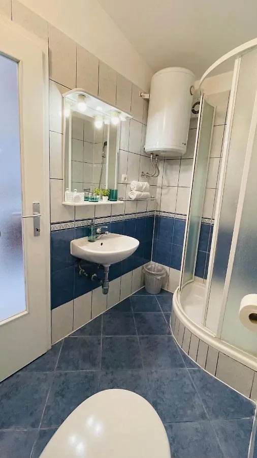 Guest house Apartmens And Rooms Madunic V Split