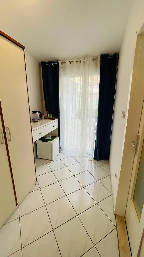 Apartmens And Rooms Madunic V Split