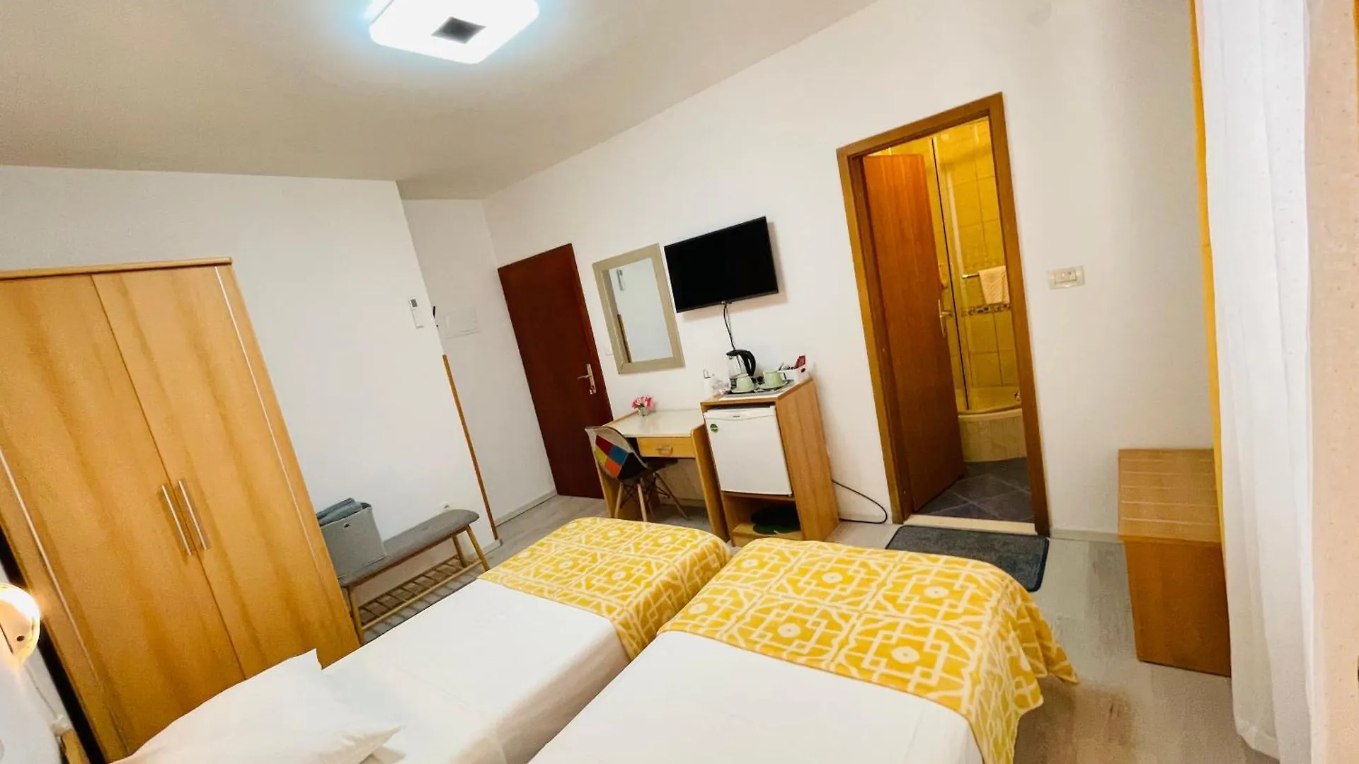 Guest house Apartmens And Rooms Madunic V Split Croatia