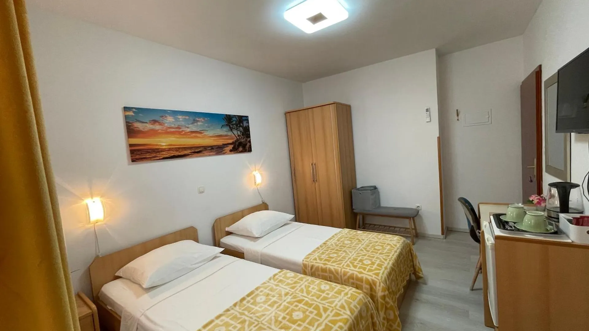 Guest house Apartmens And Rooms Madunic V Split